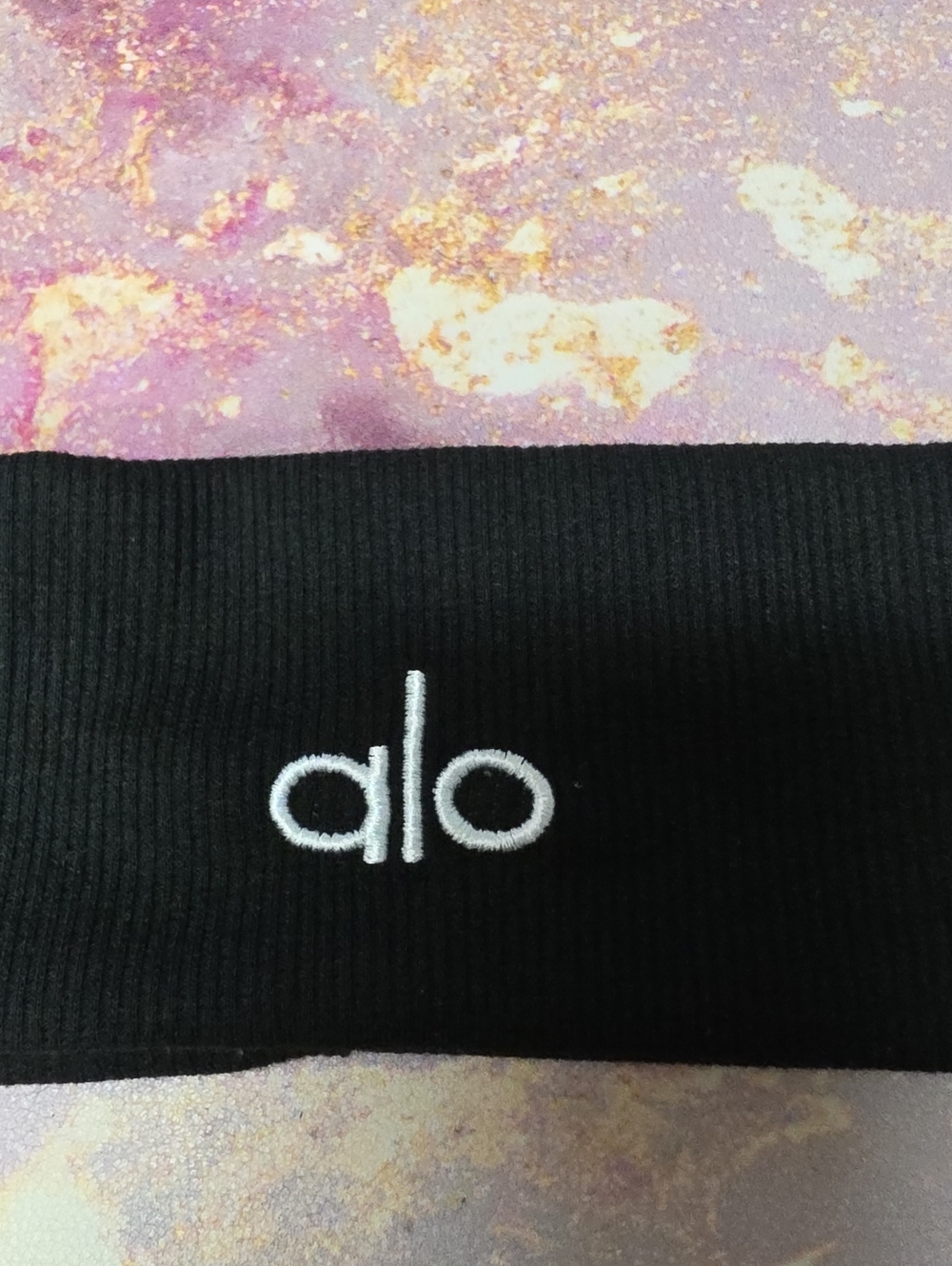 Alo Hairband - Picture 2 of 3
